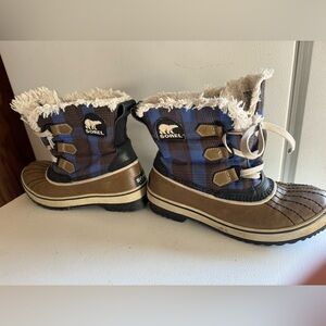 Women’s size 7 Sorel snowboots